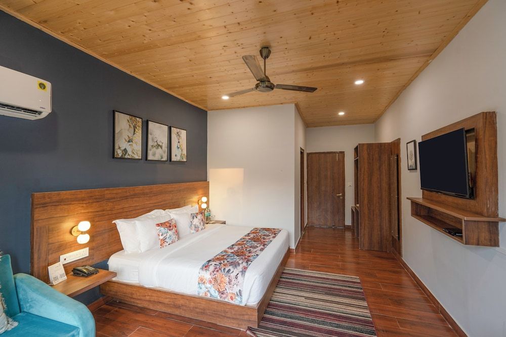 Anantum Gateway Resorts Deluxe Room 4