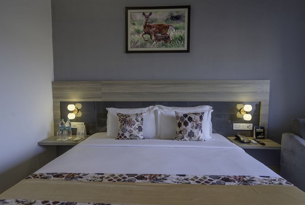 Anantum Gateway Resorts Deluxe Room 6