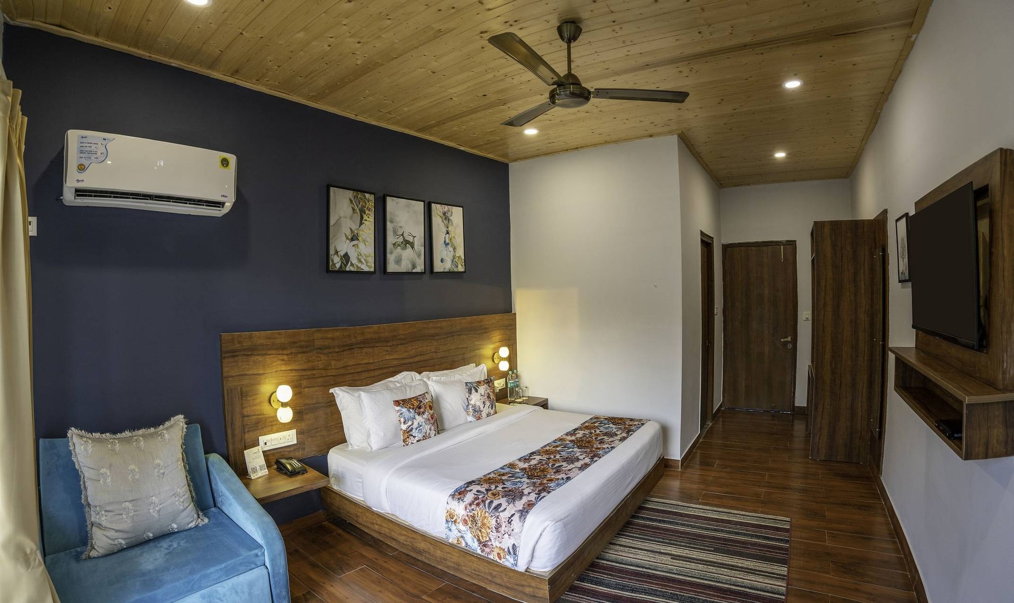 Anantum Gateway Resorts Deluxe Room 4