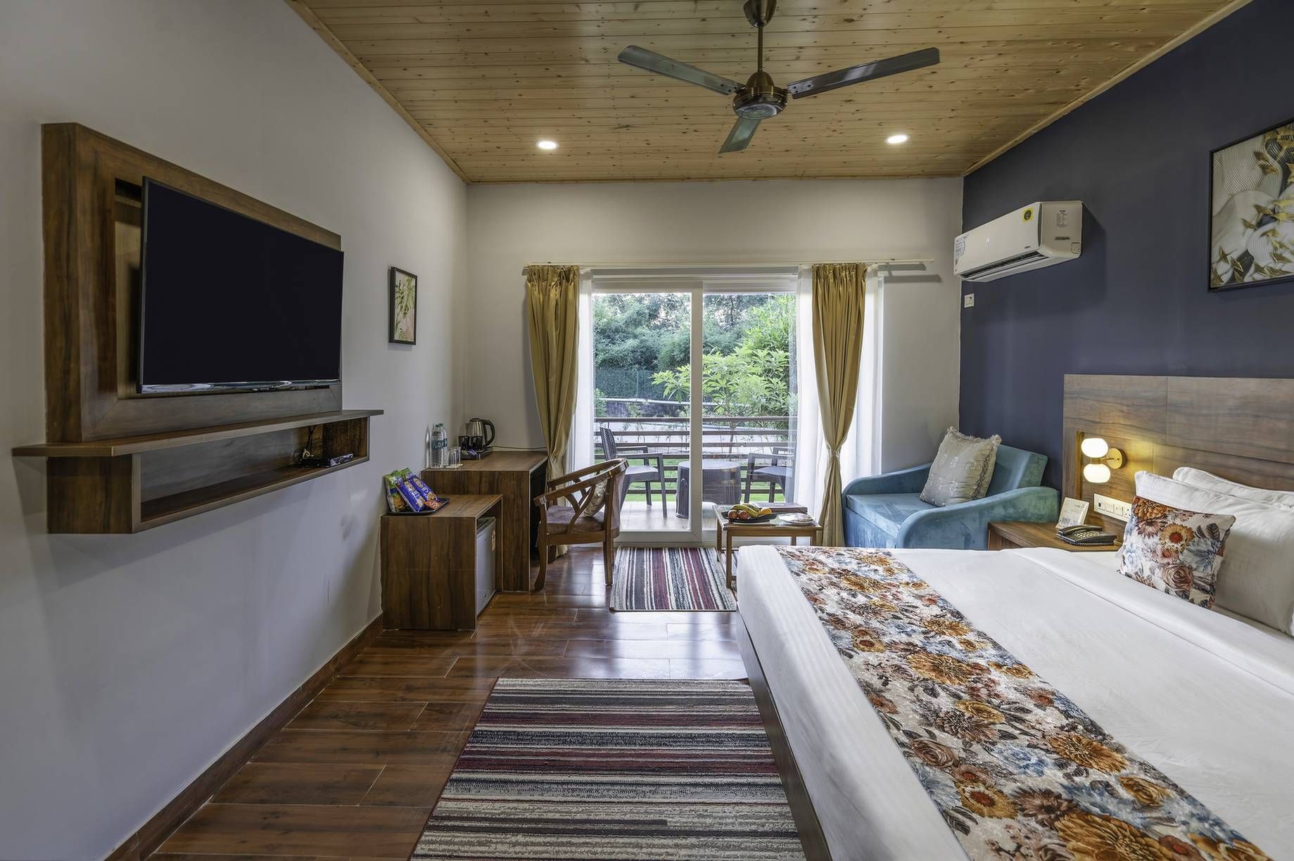 Anantum Gateway Resorts Deluxe Room 5
