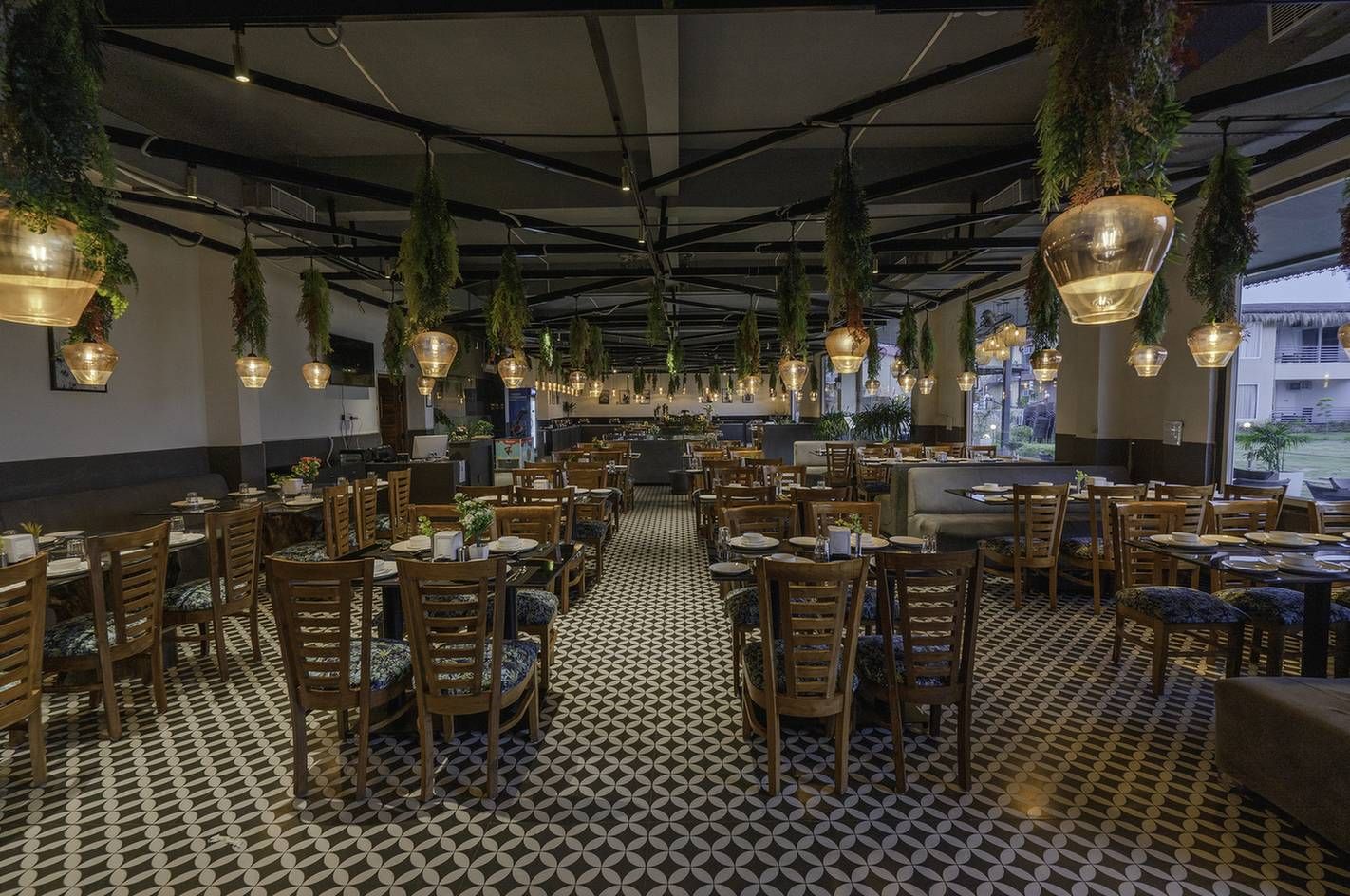 Food & Dining