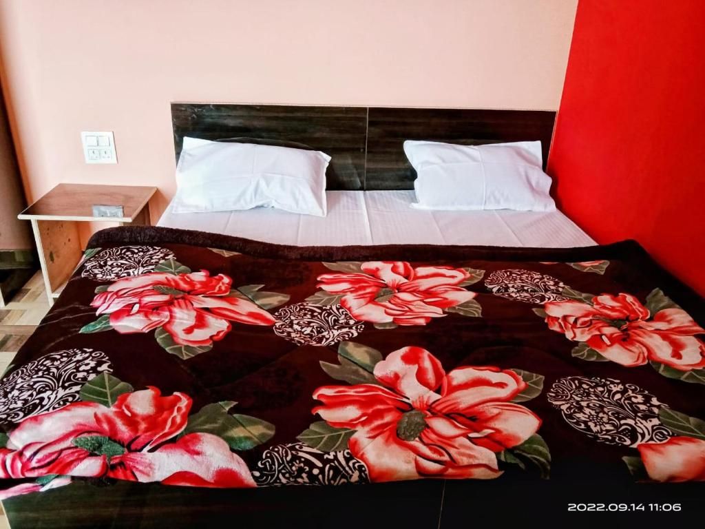 Amuser Stays Double Room with Balcony