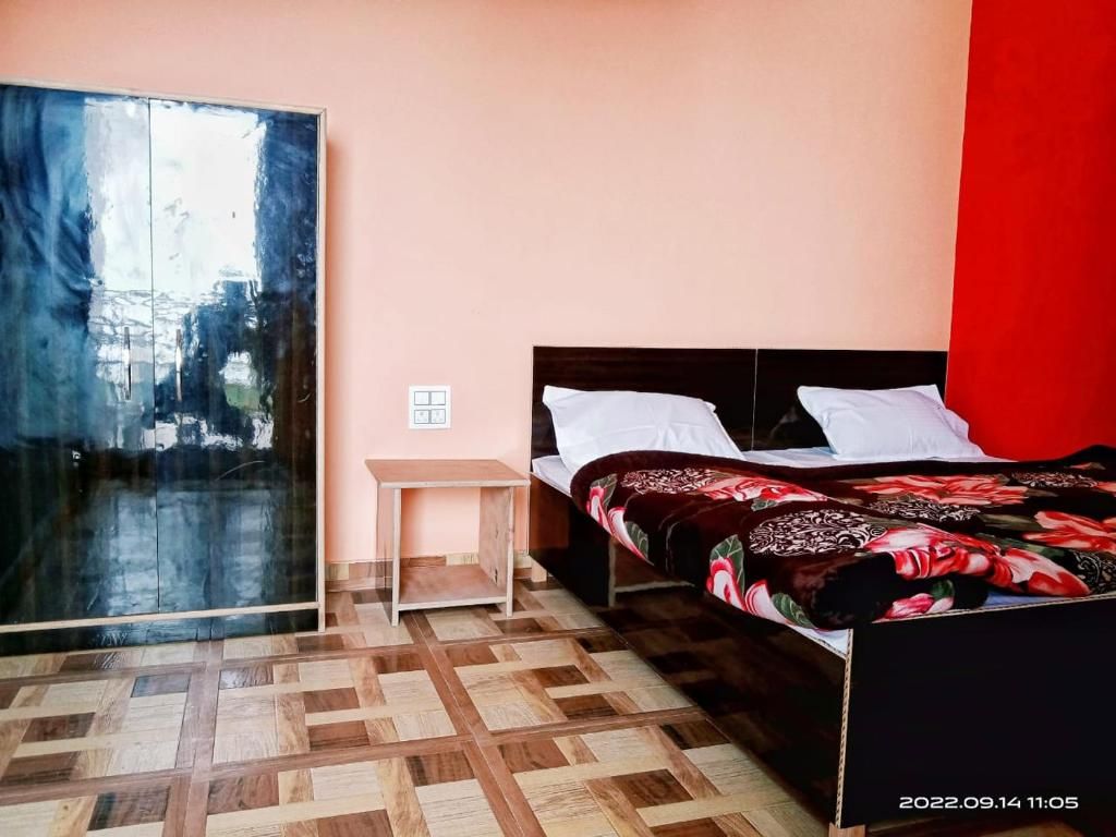 Amuser Stays Double Room with Balcony 6