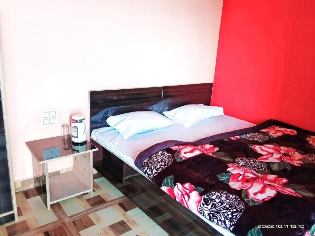 Amuser Stays Double Room with Balcony 2