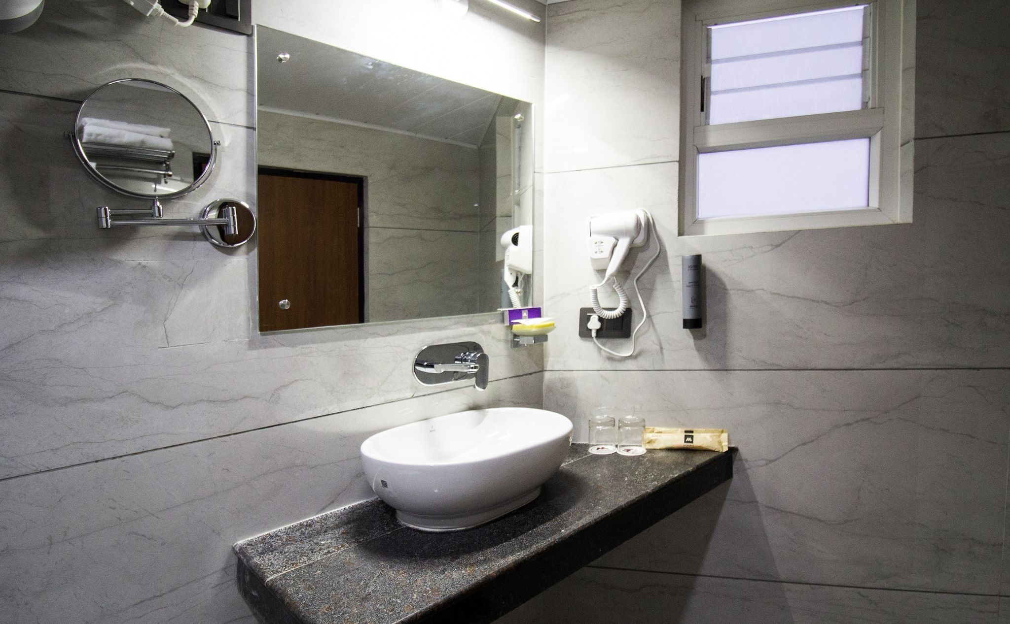 Valmere Lungta Boutique Hotel Deluxe Room 2