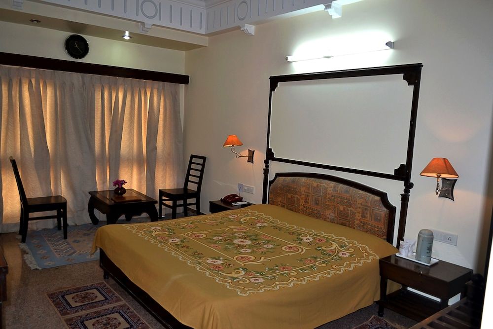 Mahadev Palace Deluxe Room 3