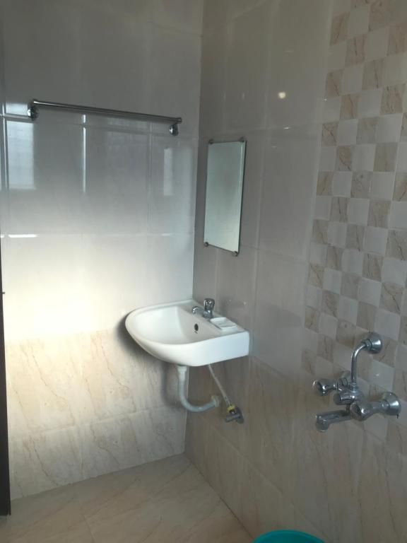 Hill View Deluxe Double Room AC