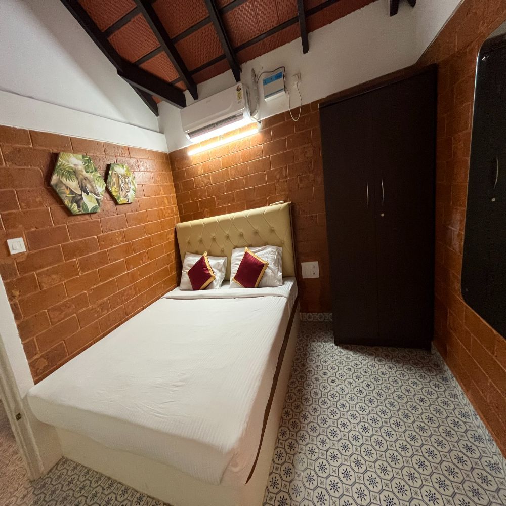 Entire Two Bedroom Luxury Villa With Pool 