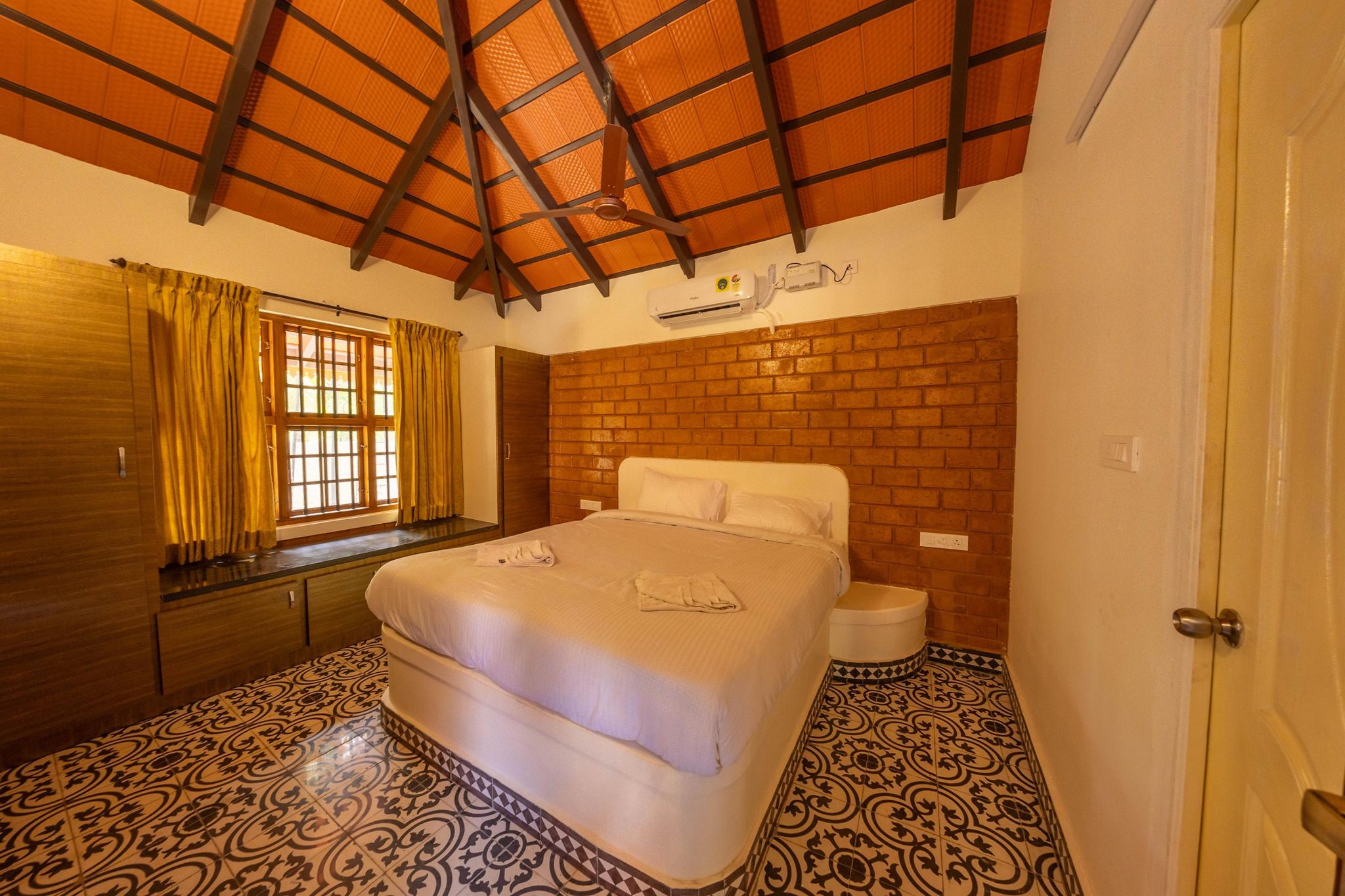 Entire Two Bedroom Luxury Villa With Pool 