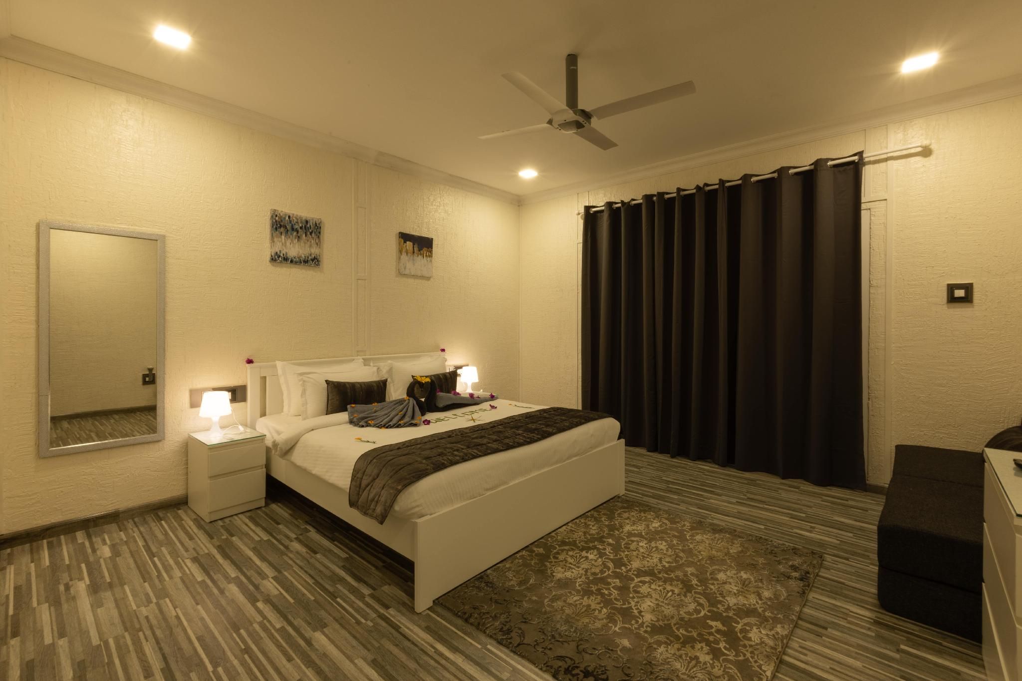 Balcony Classic Garden View