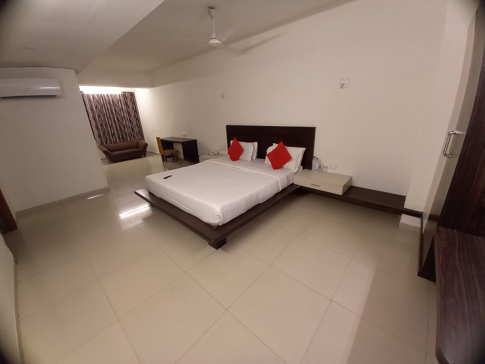 Infocity Club & Resort Deluxe Room 2