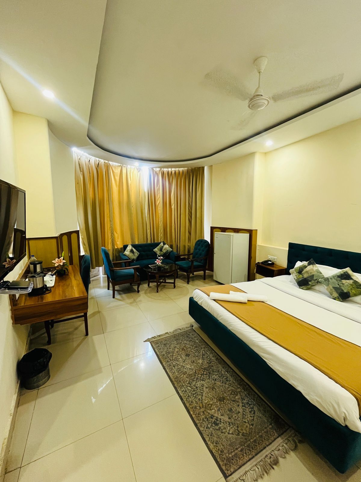 Hotel Barog Heights Deluxe Room 3