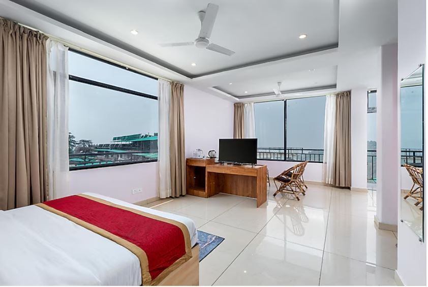 Premium Room With Mountain View and Balcony