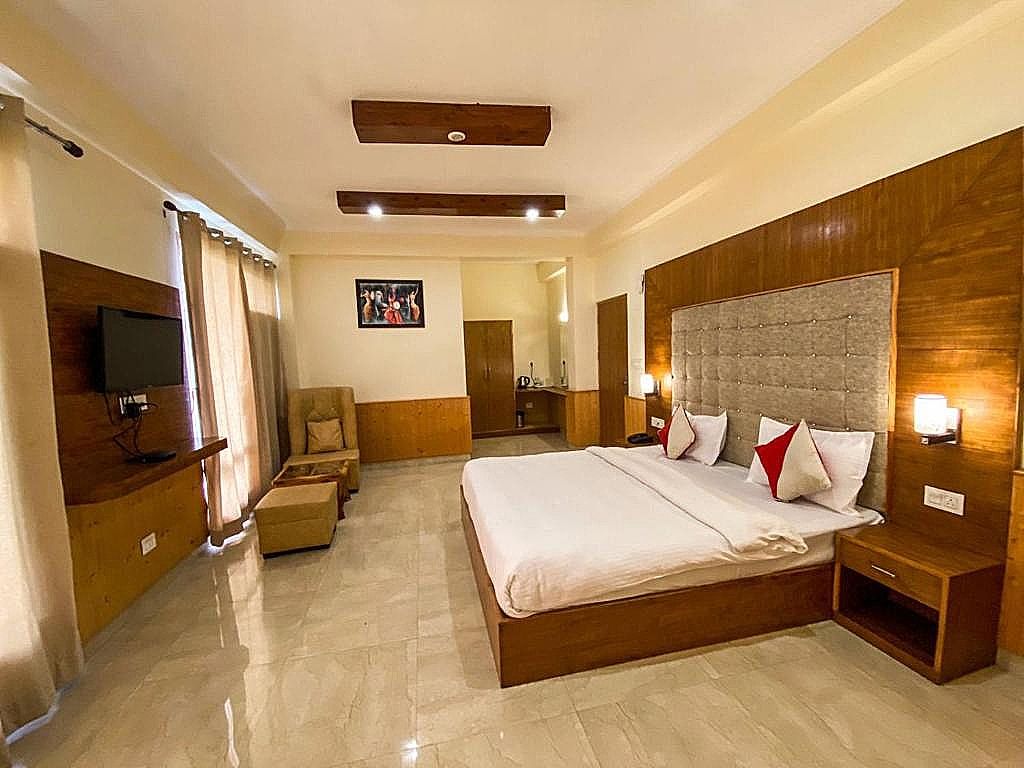 Hotel Grand Oasis Executive Room With Balcony 3