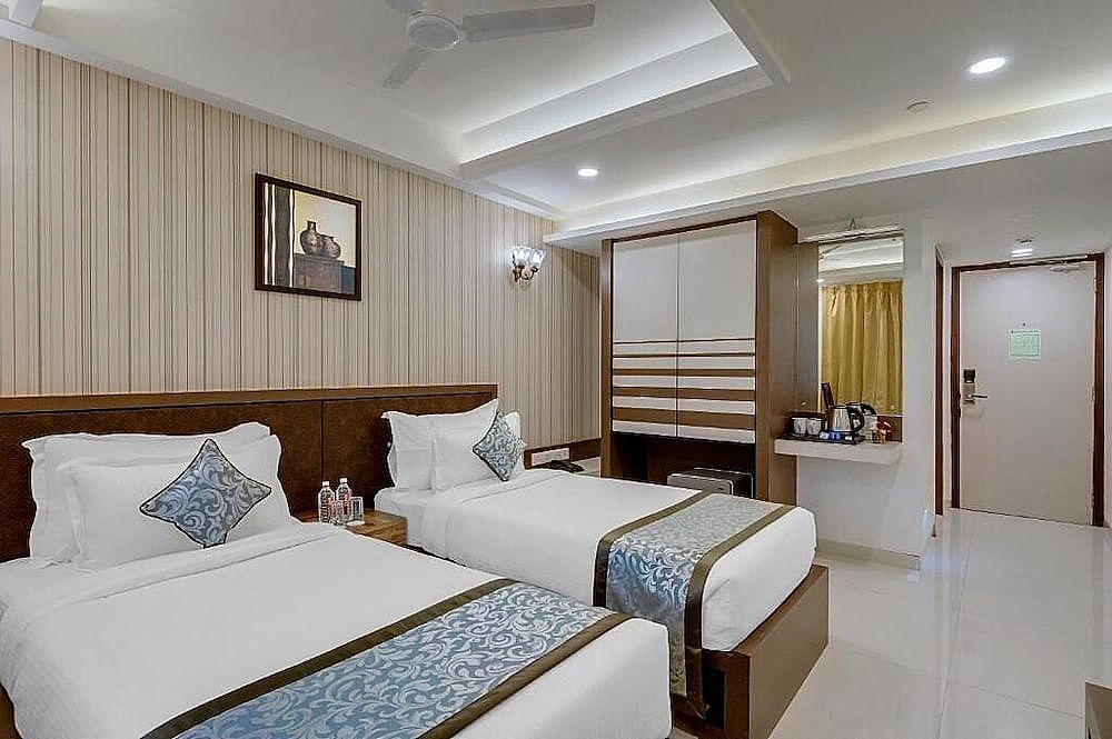 Click Collection Jaipur ( Sindhi Camp ) Deluxe Room  12