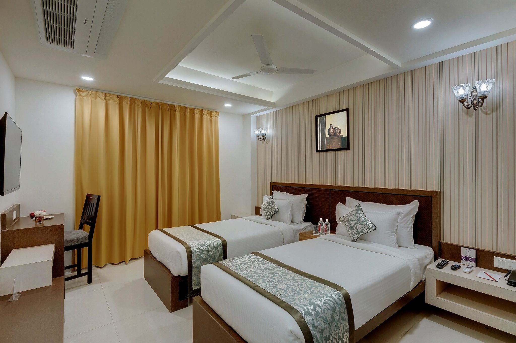 Click Collection Jaipur ( Sindhi Camp ) Deluxe Room  15