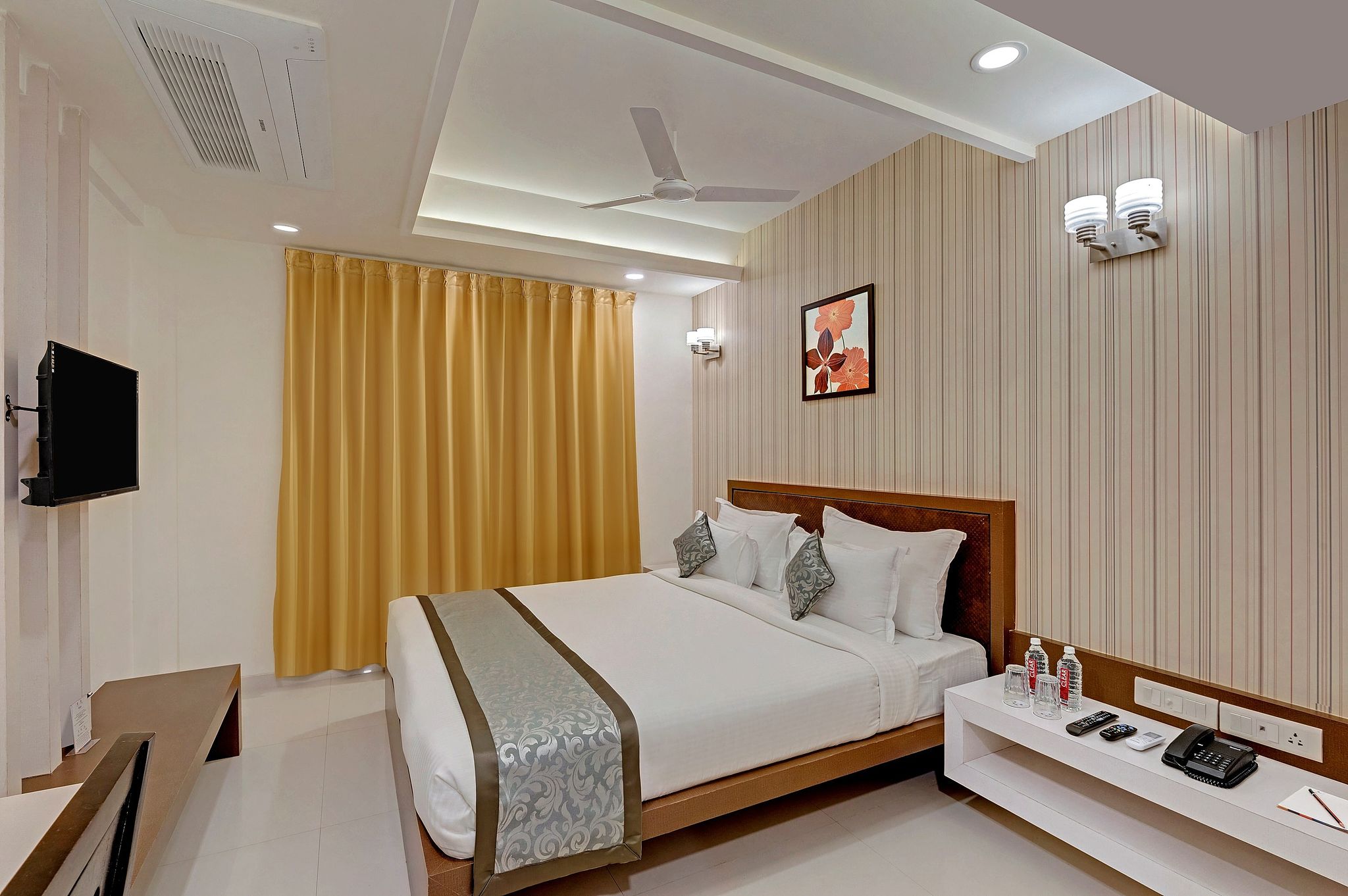 Click Collection Jaipur ( Sindhi Camp ) Deluxe Room  16