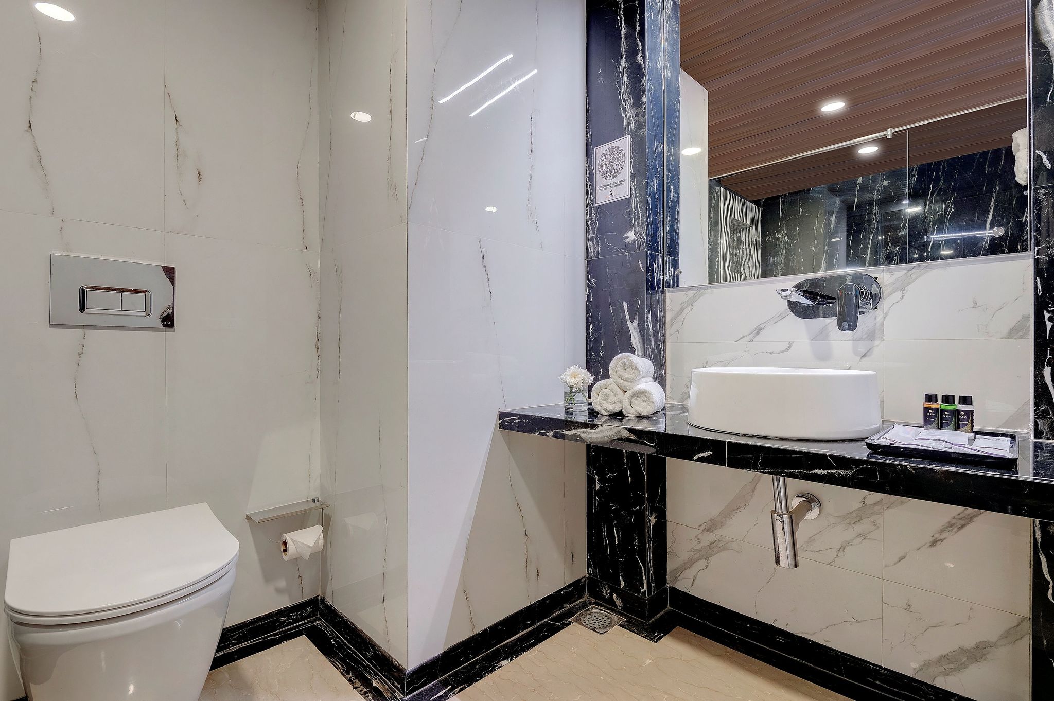 Click Collection Jaipur ( Sindhi Camp ) Deluxe Room  17