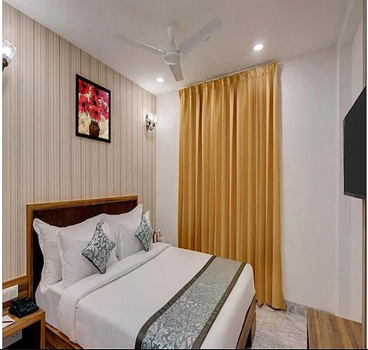 Click Collection Jaipur ( Sindhi Camp ) Deluxe Room  6
