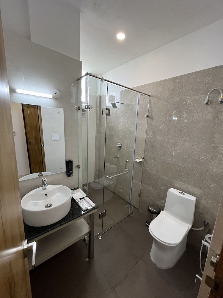 Click Collection The Abode Deluxe Room 11