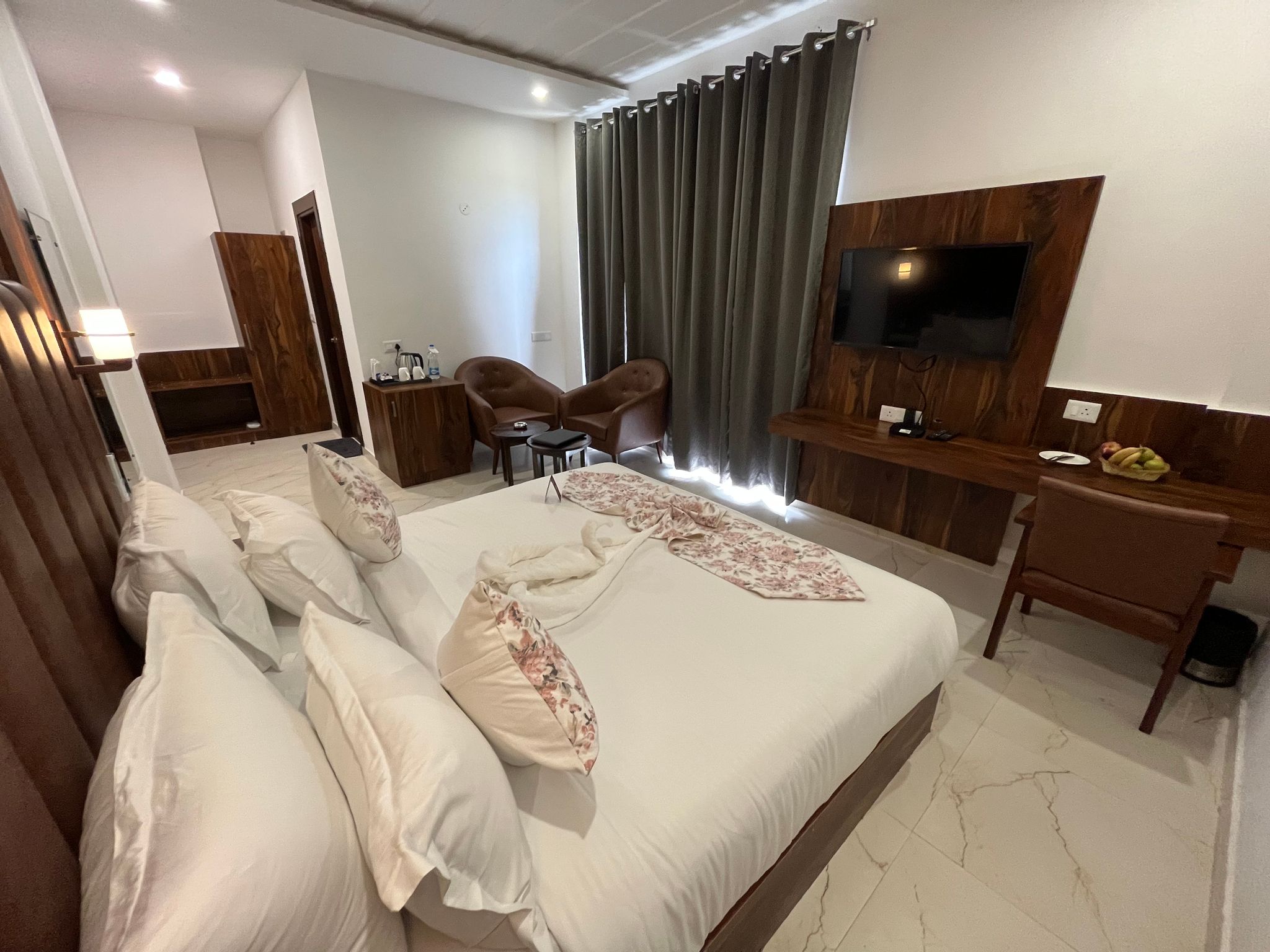 Click Collection The Abode Deluxe Room 7