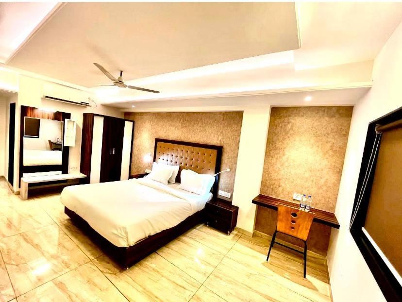 undefined Click Hotel by Suba , Jamnagar 8