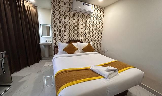 Hotel Eagle Grand Executive Room 6