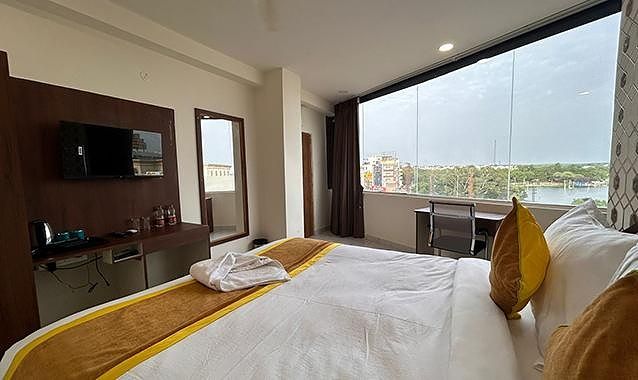 Hotel Eagle Grand Executive Room 3