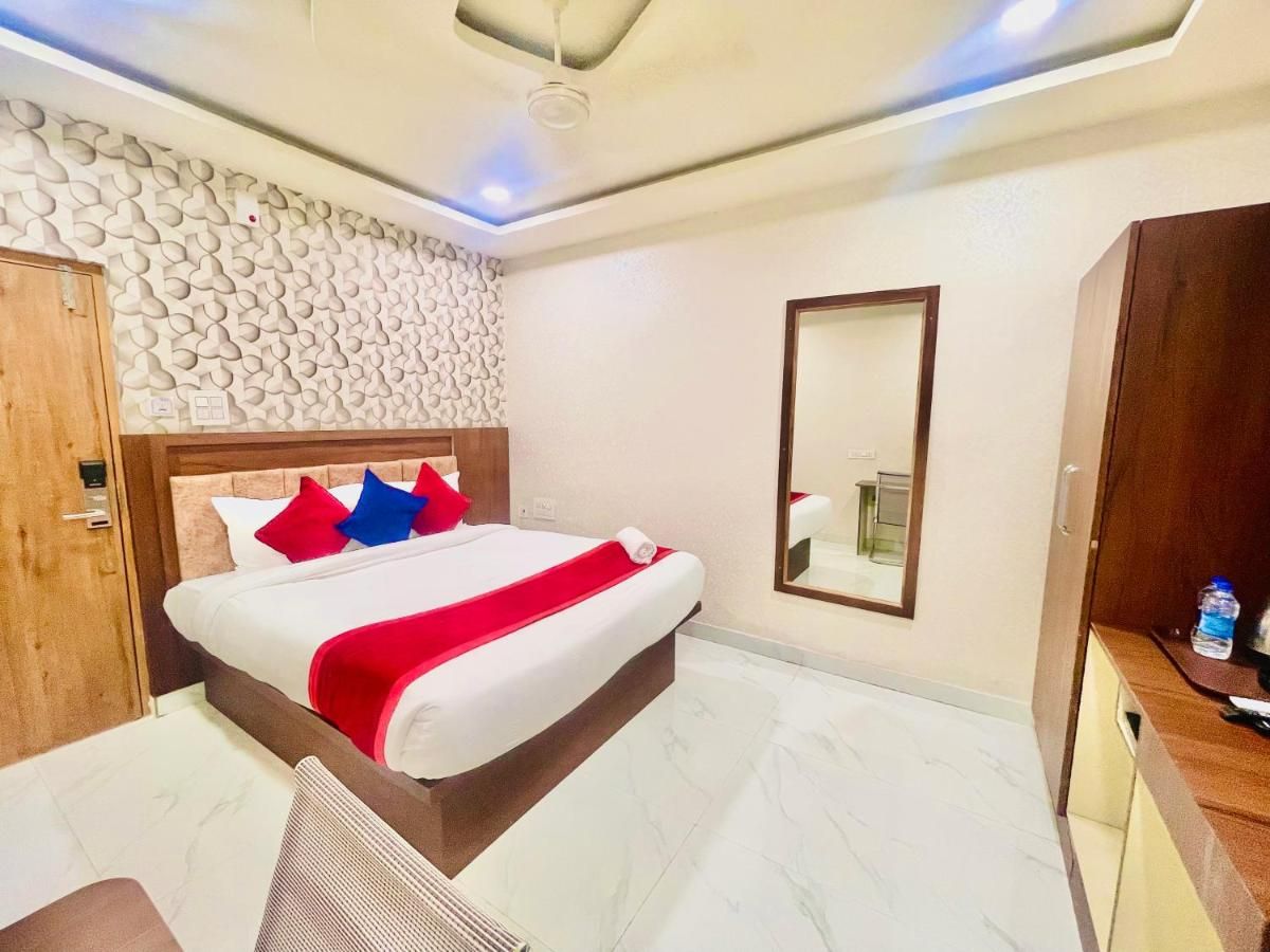 Hotel Eagle Grand Executive Room King Bed 3