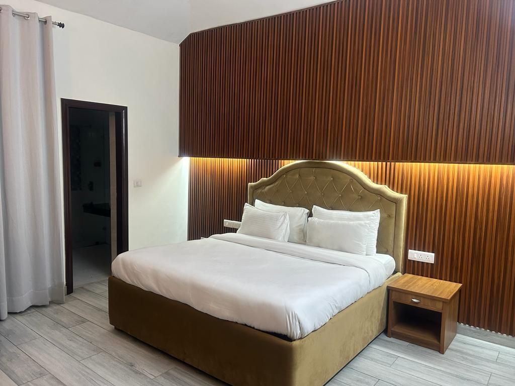 Tivoli Heritage Palace Standard Room 3