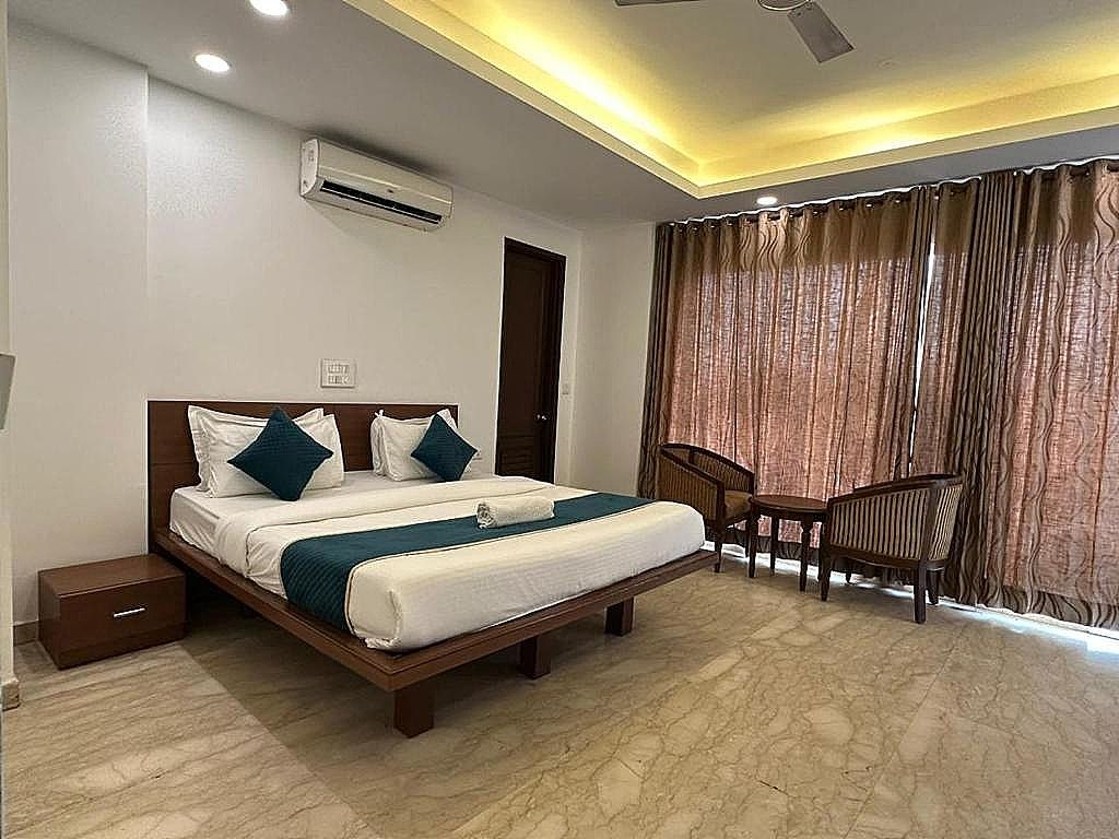 undefined Hotel The Imperio 5