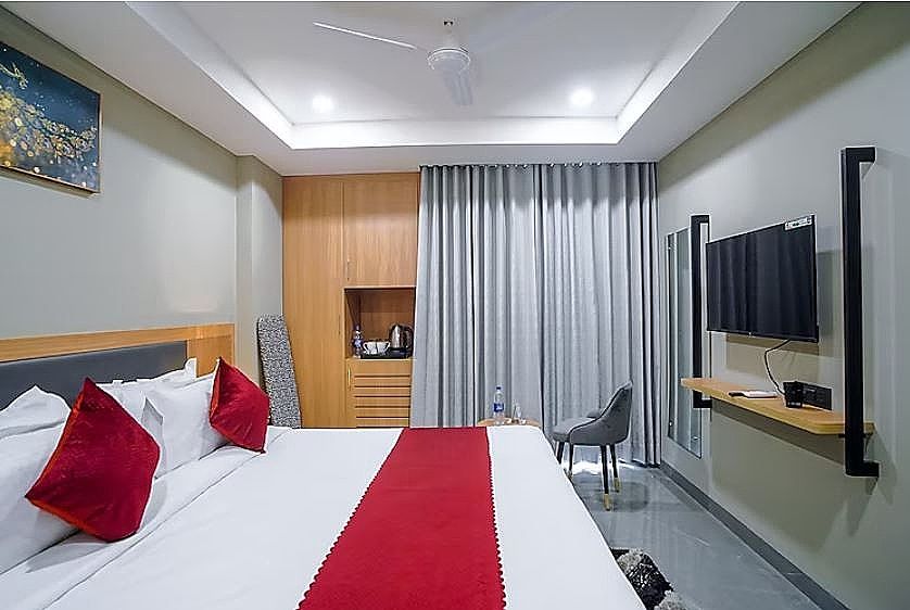 Saltstayz Select - Golf Course Road & Sector 57 Day Use Room, Stay is valid for 6 hours between 1000 Hrs to 1700 Hrs 5