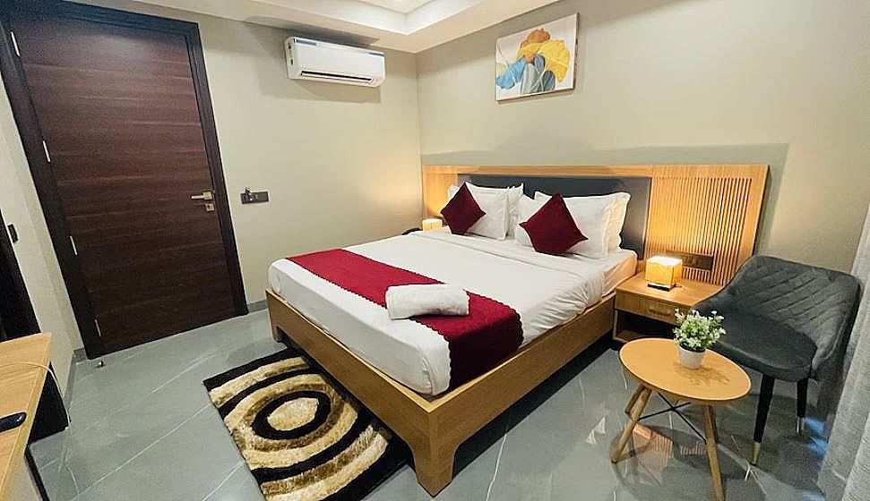 Saltstayz Select - Golf Course Road & Sector 57 Standard Room 3
