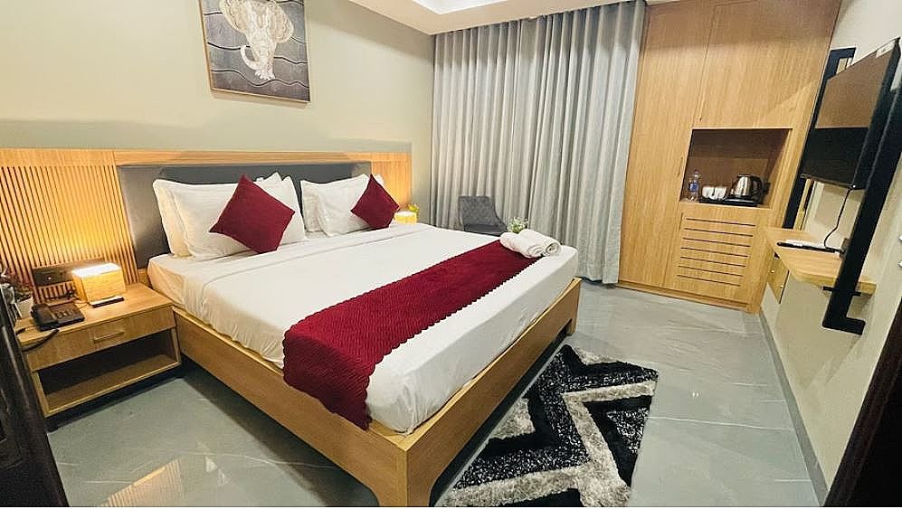 Saltstayz Select - Golf Course Road & Sector 57 Day Use Room, Stay is valid for 6 hours between 1000 Hrs to 1700 Hrs 3