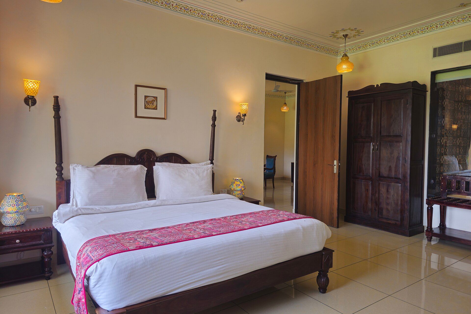 SUITE WITH PLUNGE POOL