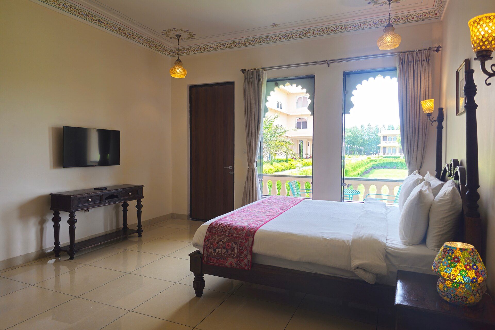 SUITE WITH PLUNGE POOL