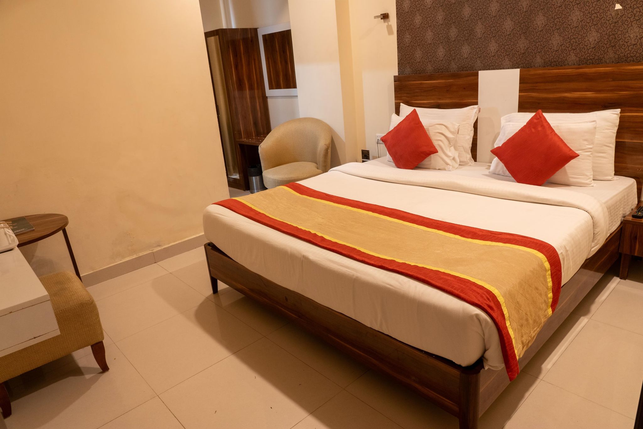 Hotel Cosmos Raj Plaza Jaipur Deluxe Room