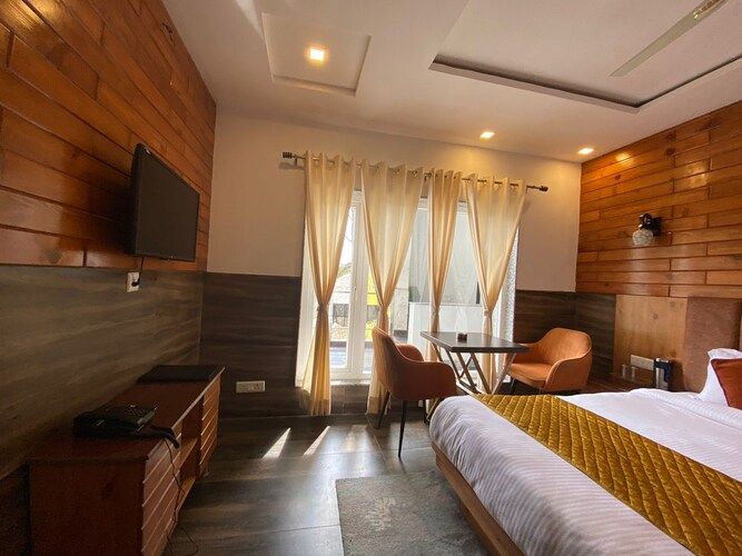 The Aesthetic Hotel And Restaurant Deluxe Room 2