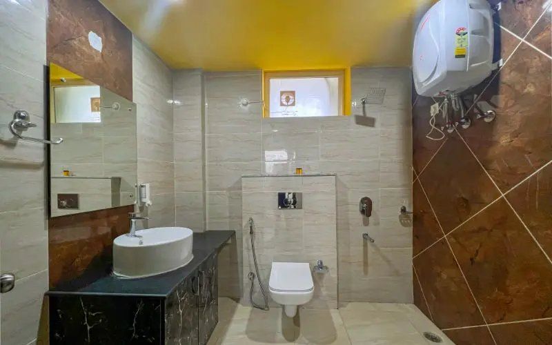 The Hosteller Dehradun Deluxe Double Room 8