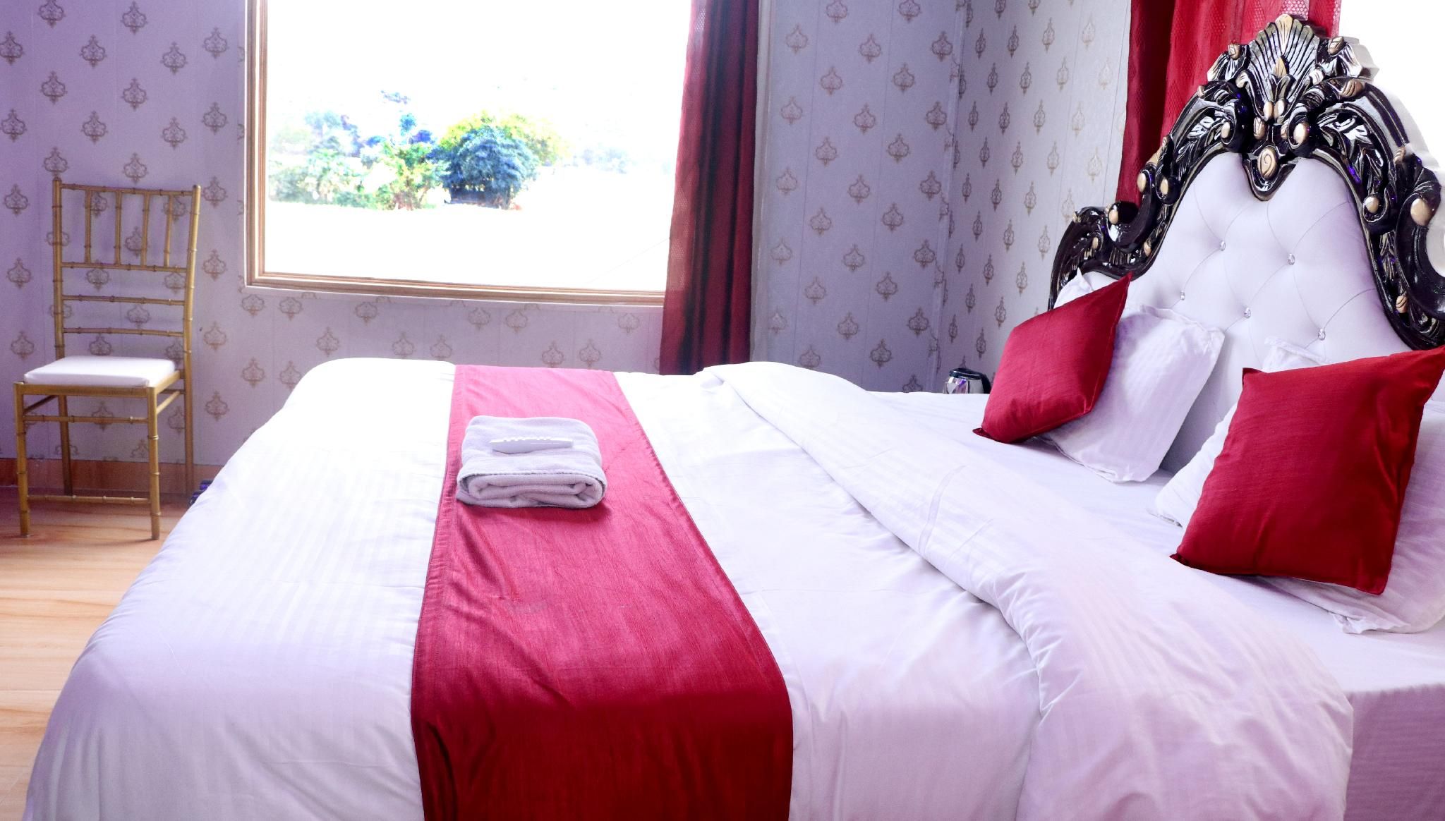 Hotel Krishna Manu Palace Orchha Deluxe Room 3