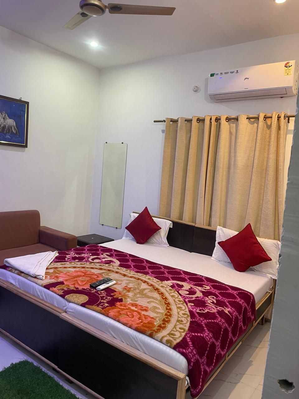 Hotel Krishna Manu Palace Orchha Deluxe Room 5