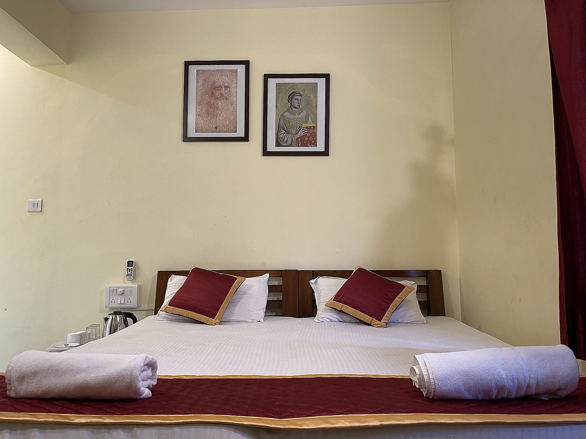 Economy Room
