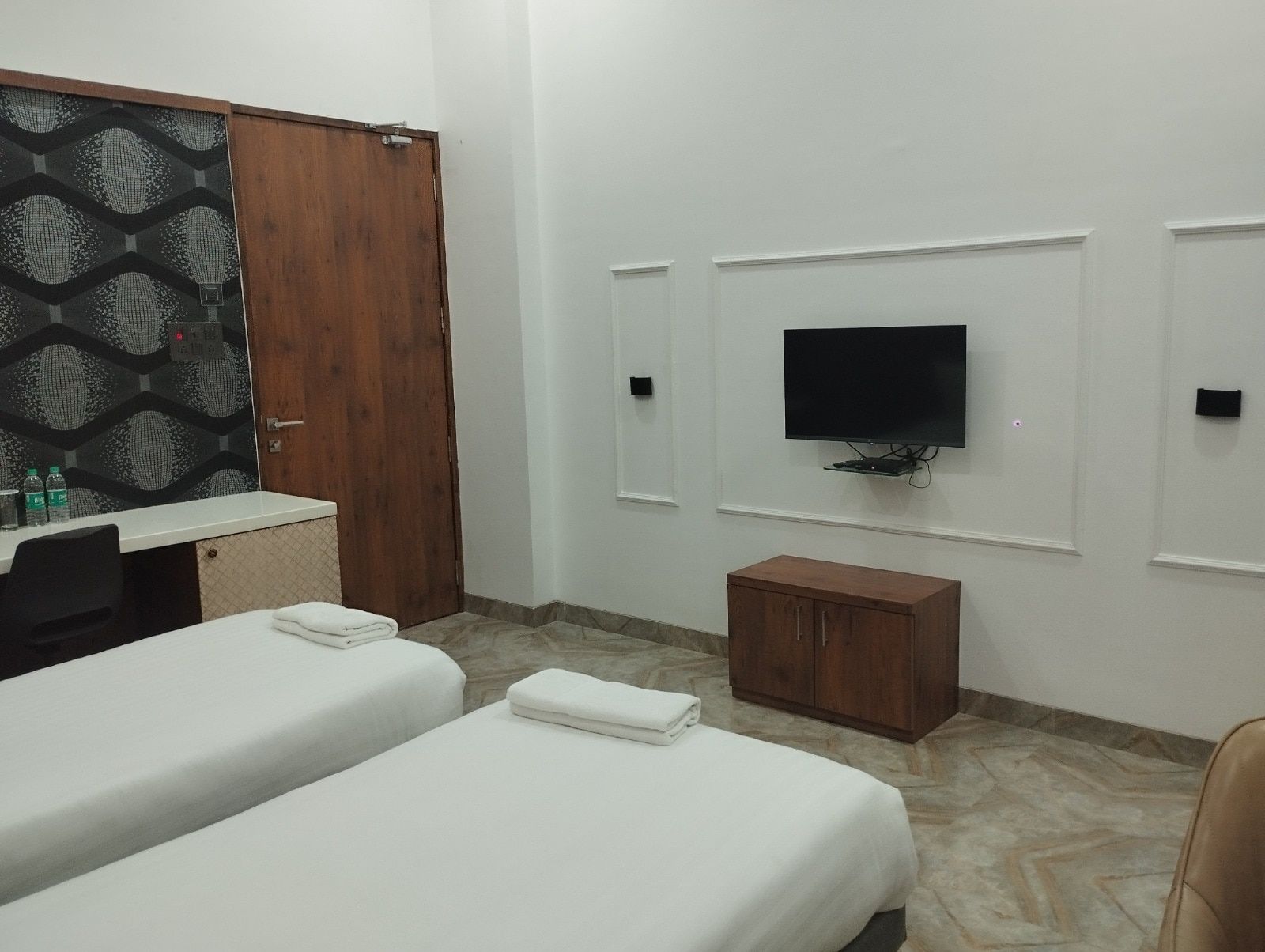 Zodiac Zen Deluxe Double or Twin Room 4