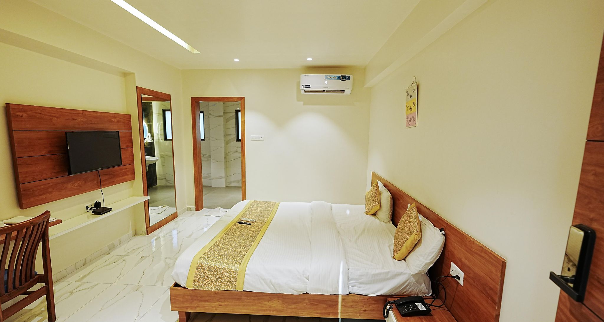 L P Regency Deluxe Room 6