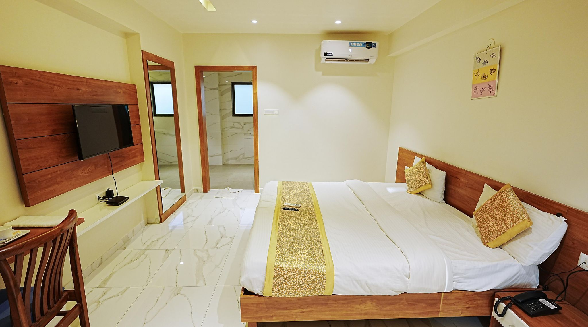 L P Regency Deluxe Room 8