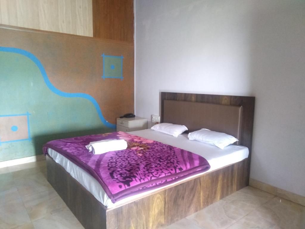 Exotic Valley Glass House