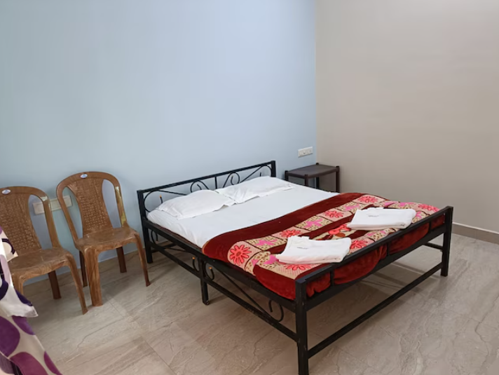 Hotel Deepak Executive, Ganpatipule Budget Non AC Room 2