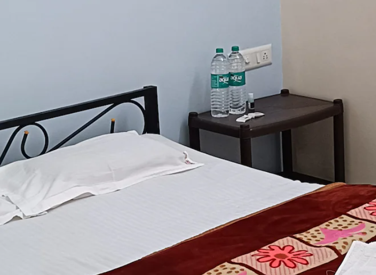 Hotel Deepak Executive, Ganpatipule Budget Non AC Room 7