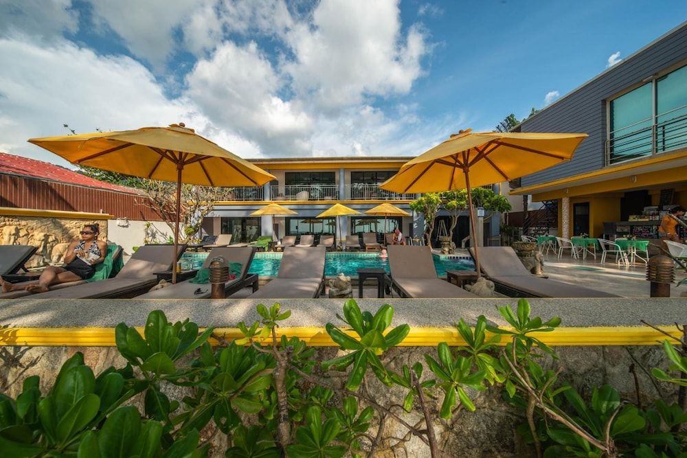 undefined Kamala Beachfront Apartment 3