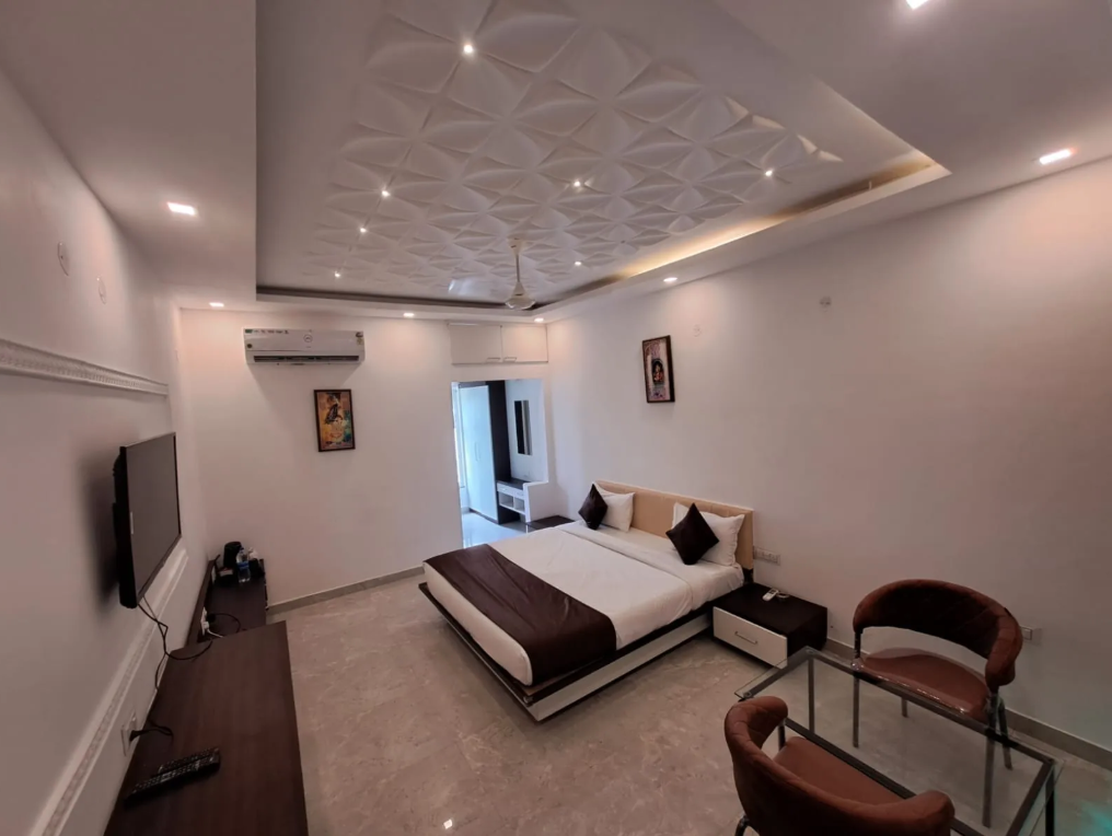 undefined Hotel Arryaa Inn 4